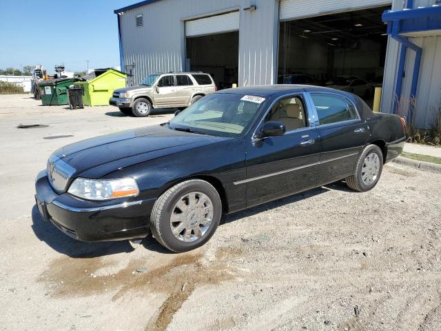  Salvage Lincoln Towncar