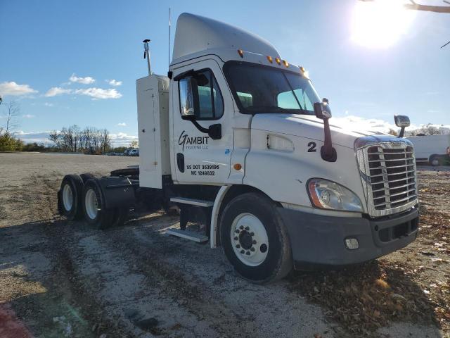  Salvage Freightliner Cascadia 1