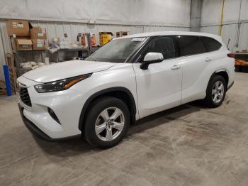  Salvage Toyota Highlander