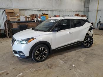  Salvage Nissan Kicks