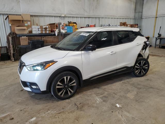  Salvage Nissan Kicks