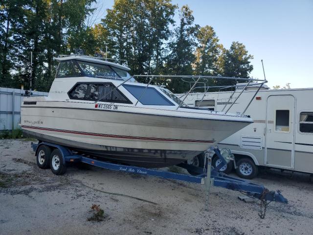  Salvage Bayliner 2452 Classic Express