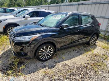  Salvage Nissan Kicks