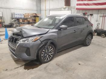  Salvage Nissan Kicks