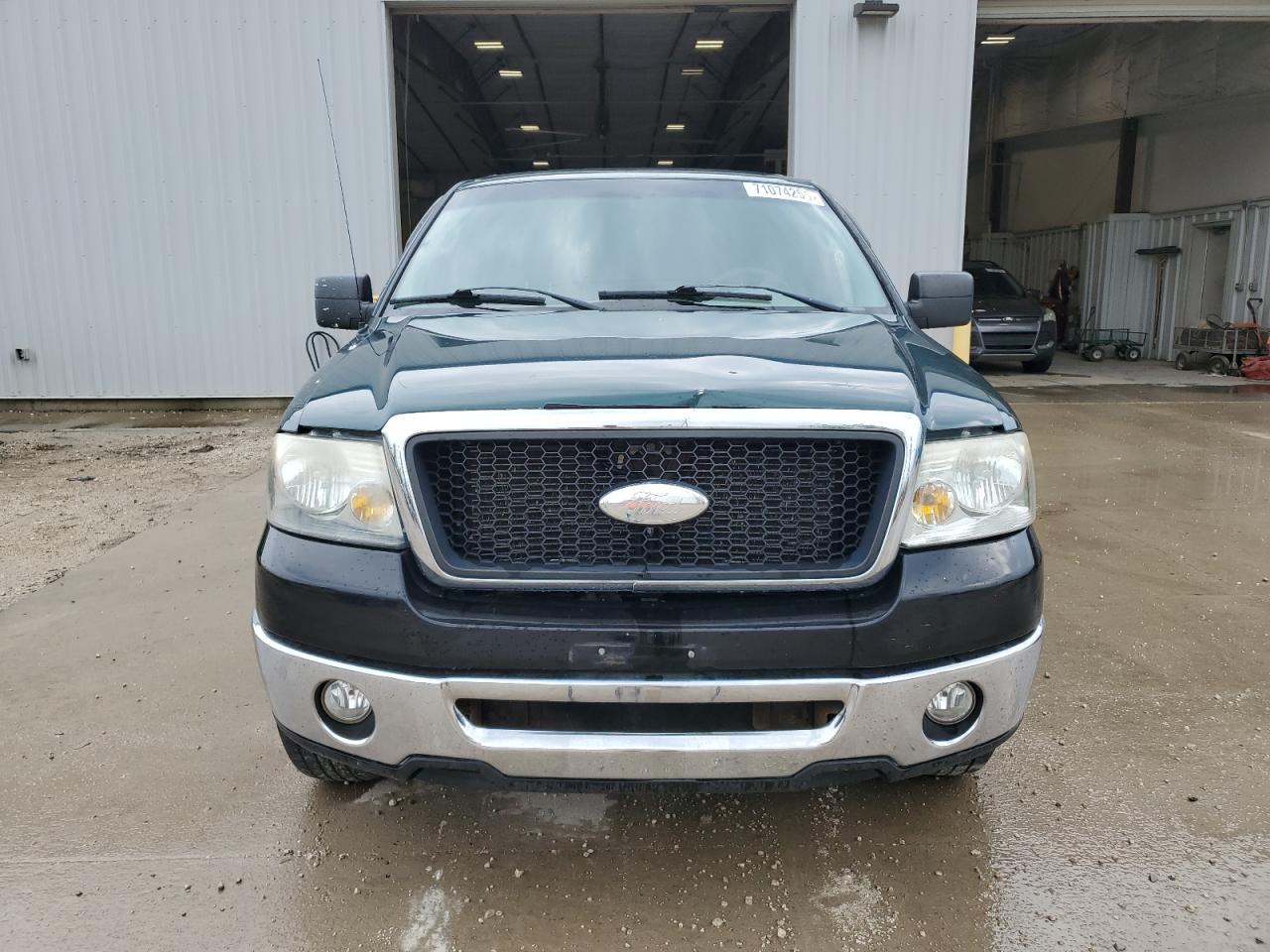 Ford F-150 Supercrew Image 2