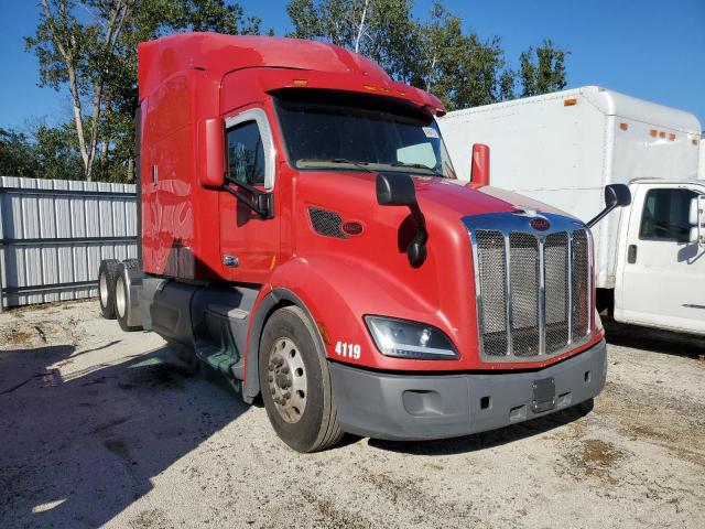  Salvage Peterbilt 579