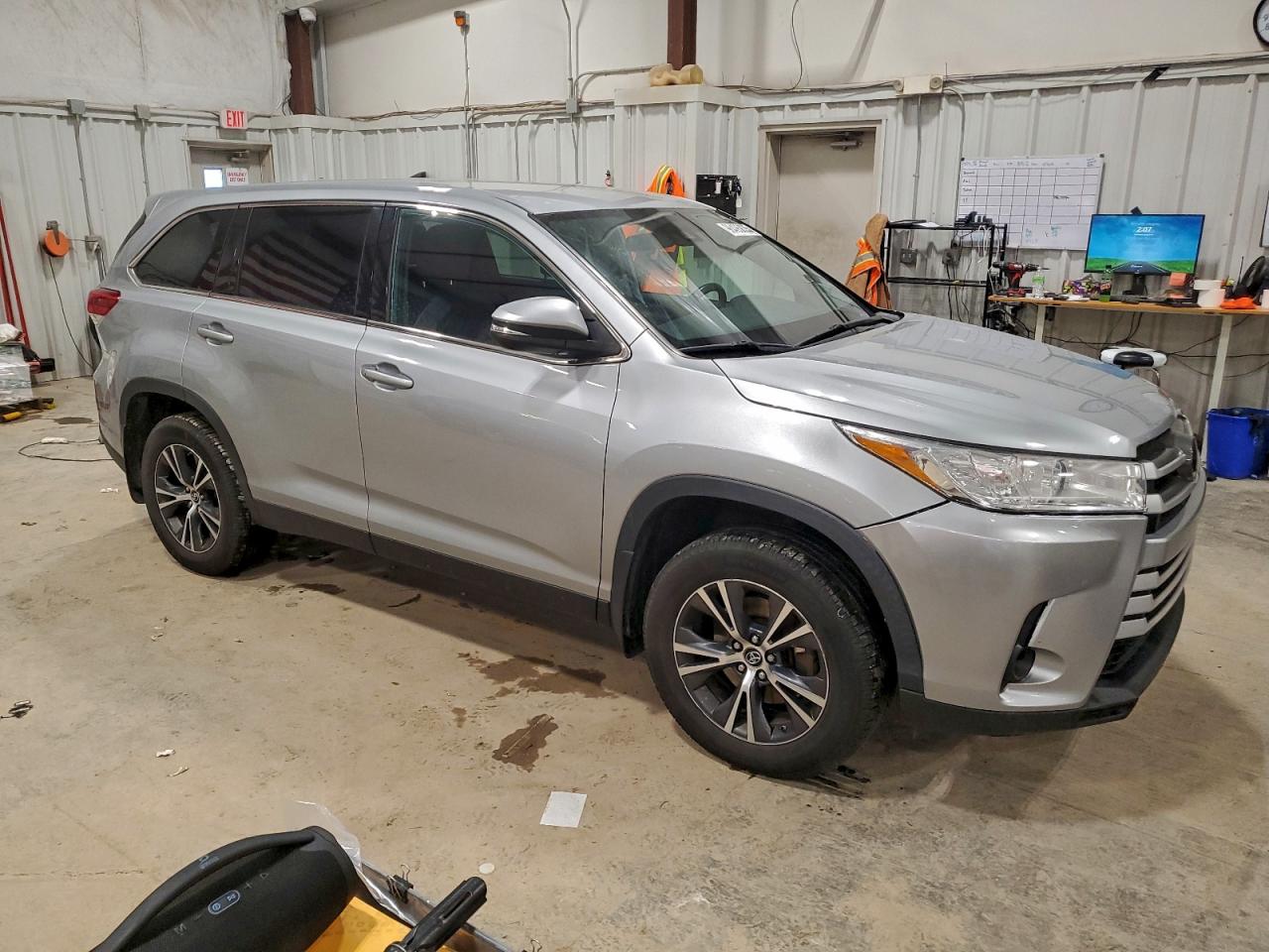 Toyota Highlander Le Image 12