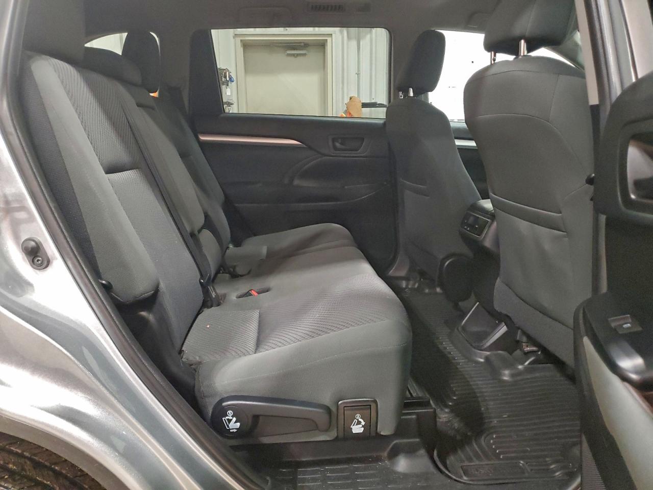 Toyota Highlander Le Image 7