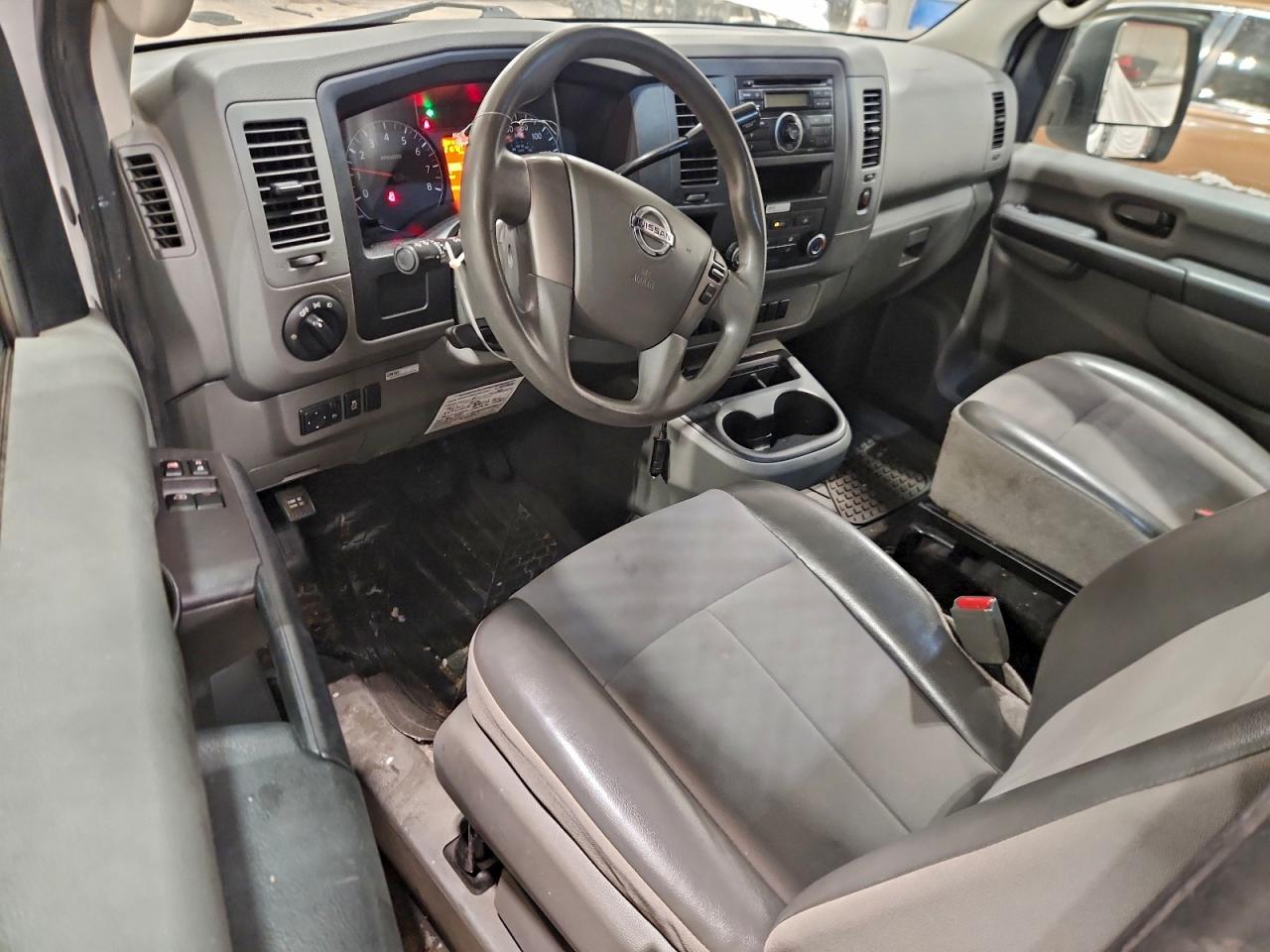 Nissan Nv 2500 Image 6