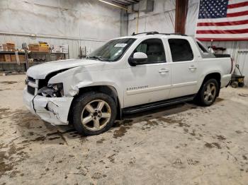  Salvage Chevrolet Avalanche