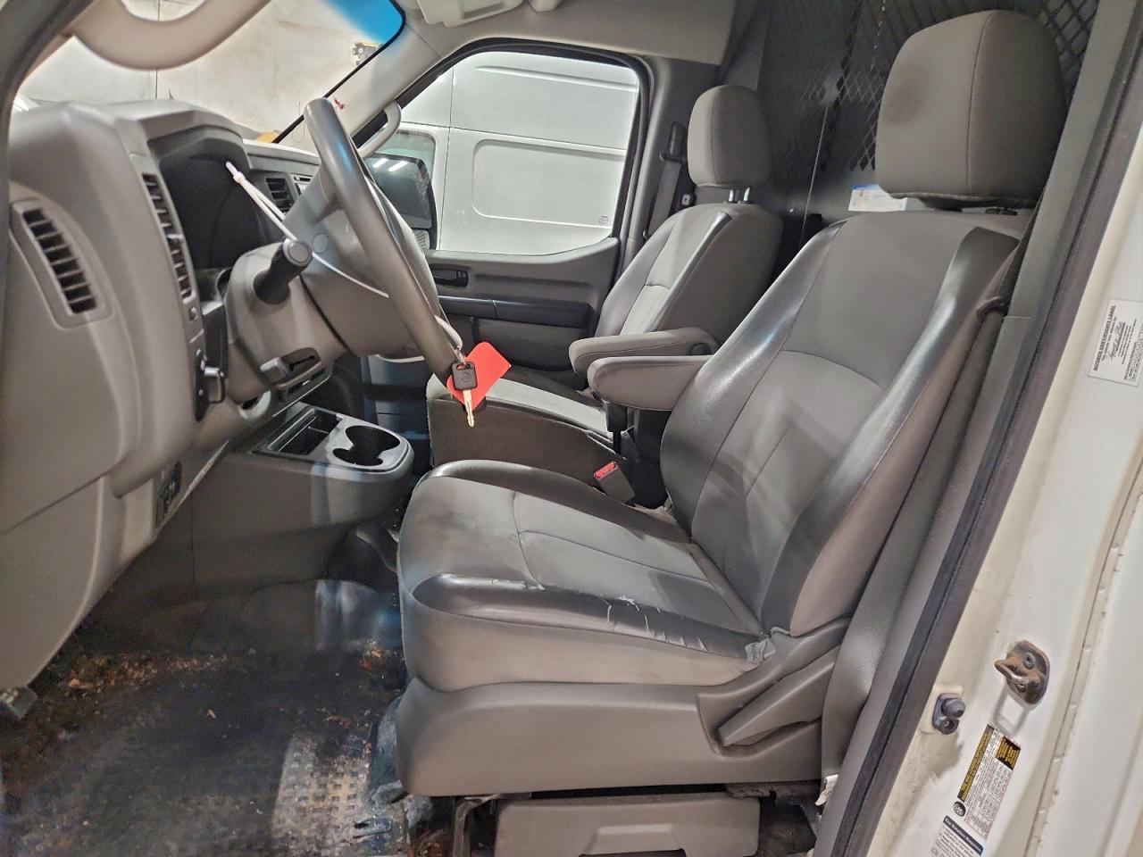 Nissan Nv 2500 Image 6