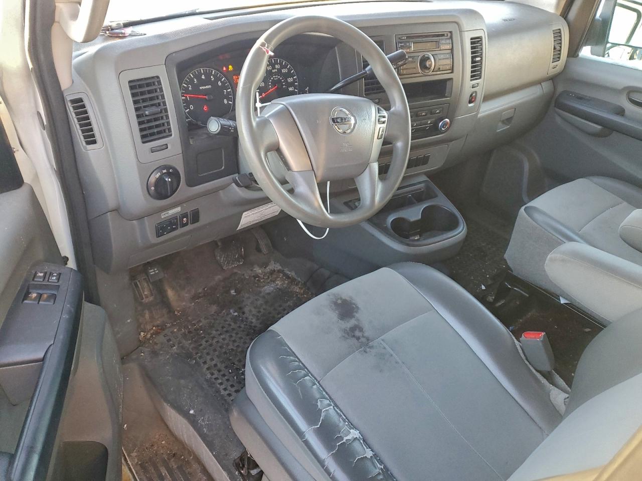 Nissan Nv 2500 Image 8