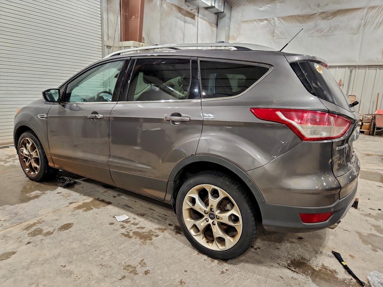 Ford Escape Titanium Image 2