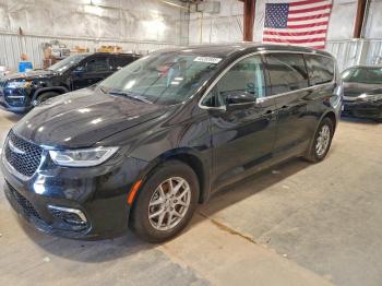  Salvage Chrysler Pacifica