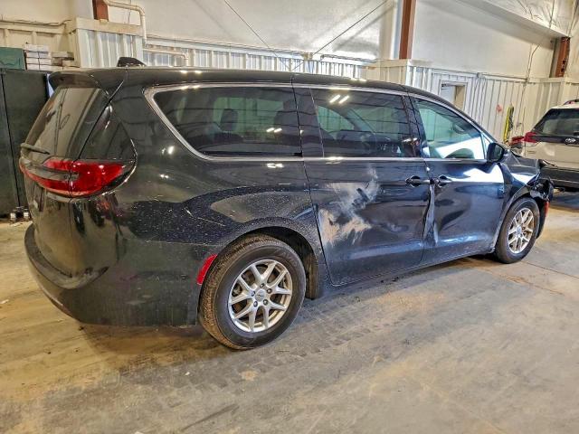 Chrysler Pacifica Touring L Image 8