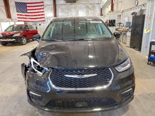 Chrysler Pacifica Touring L Image 4