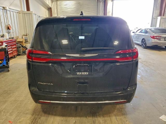 Chrysler Pacifica Touring L Image 5