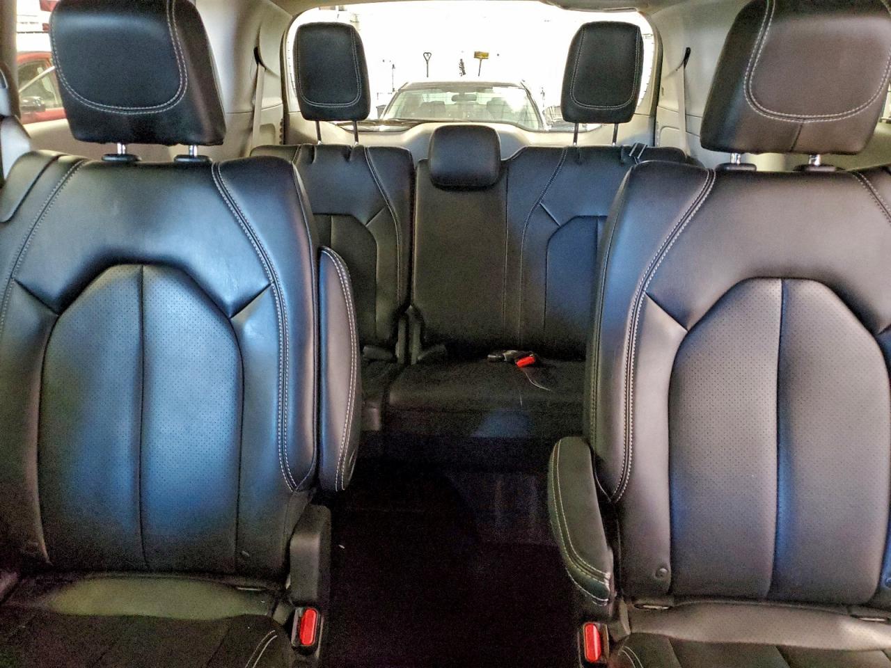 Chrysler Pacifica Touring L Image 13