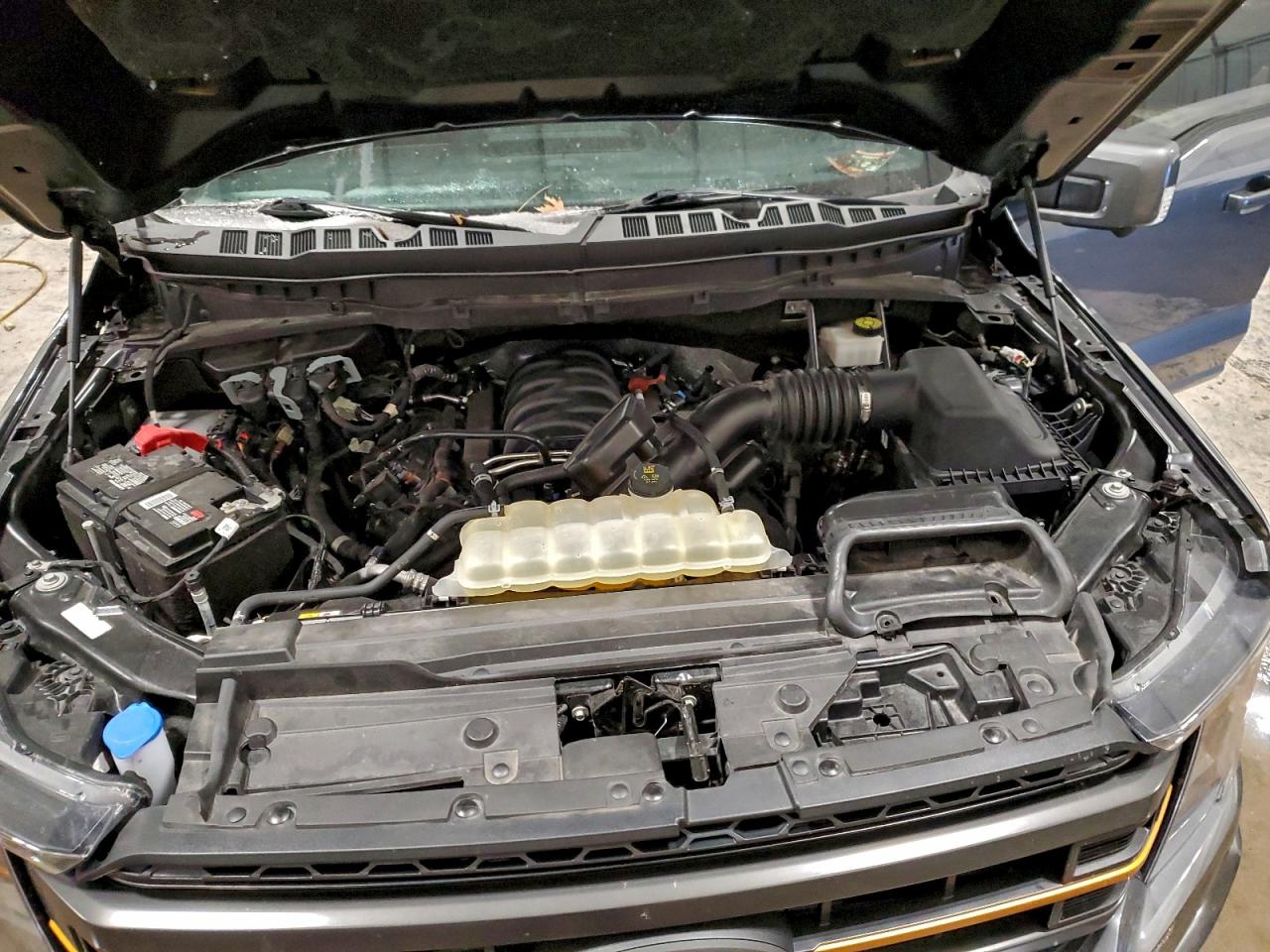 Ford F-150 Supercrew Image 11