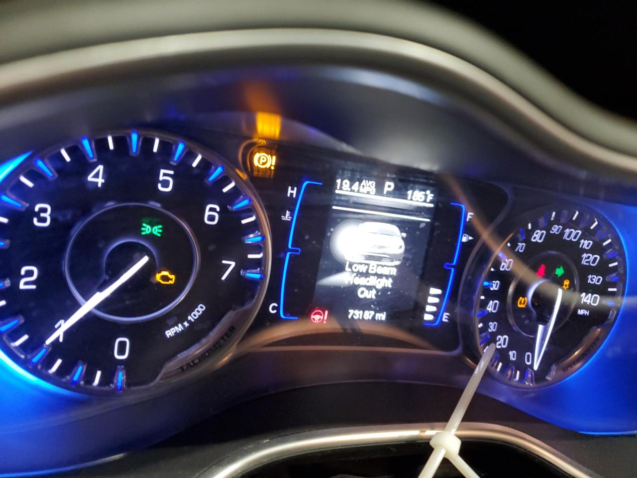 Chrysler 200 Limited Image 7