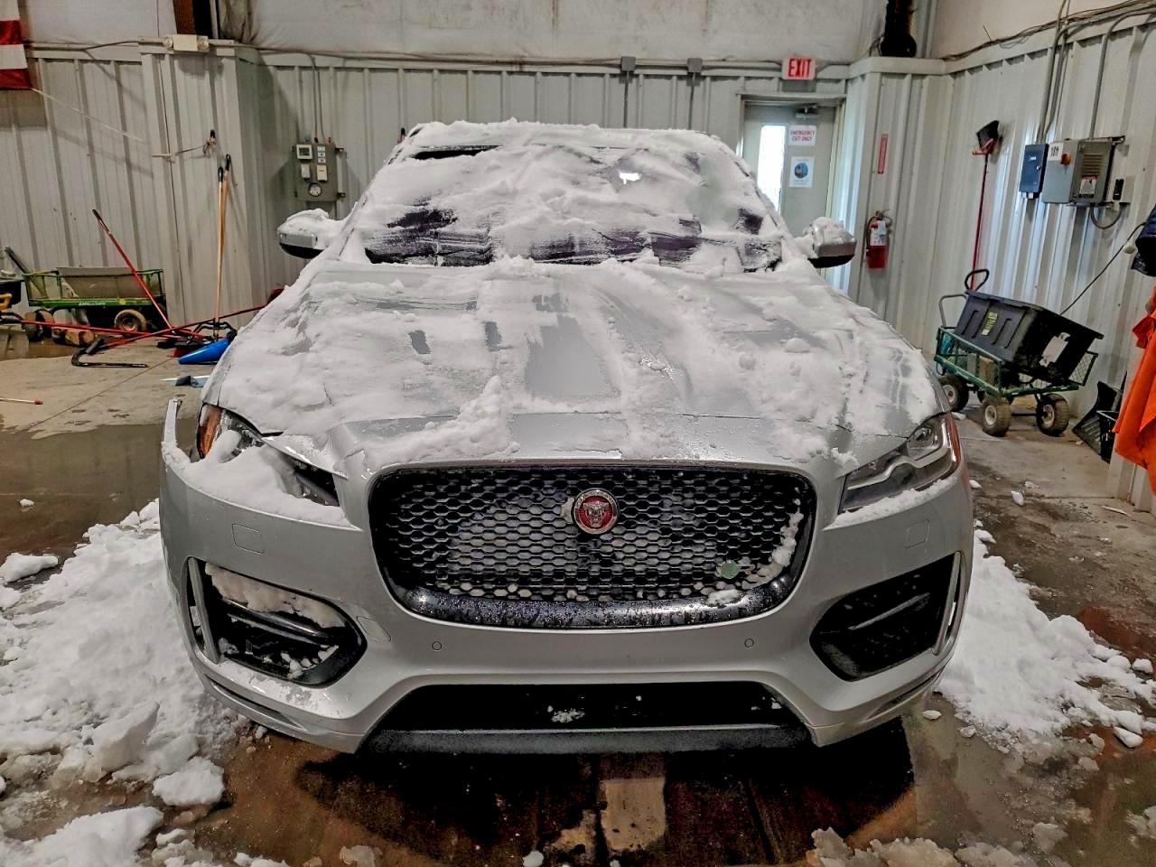 Jaguar F-PACE R - Sport Image 6
