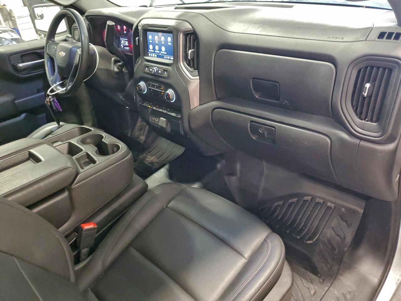 Chevrolet Silverado C1500 Image 11