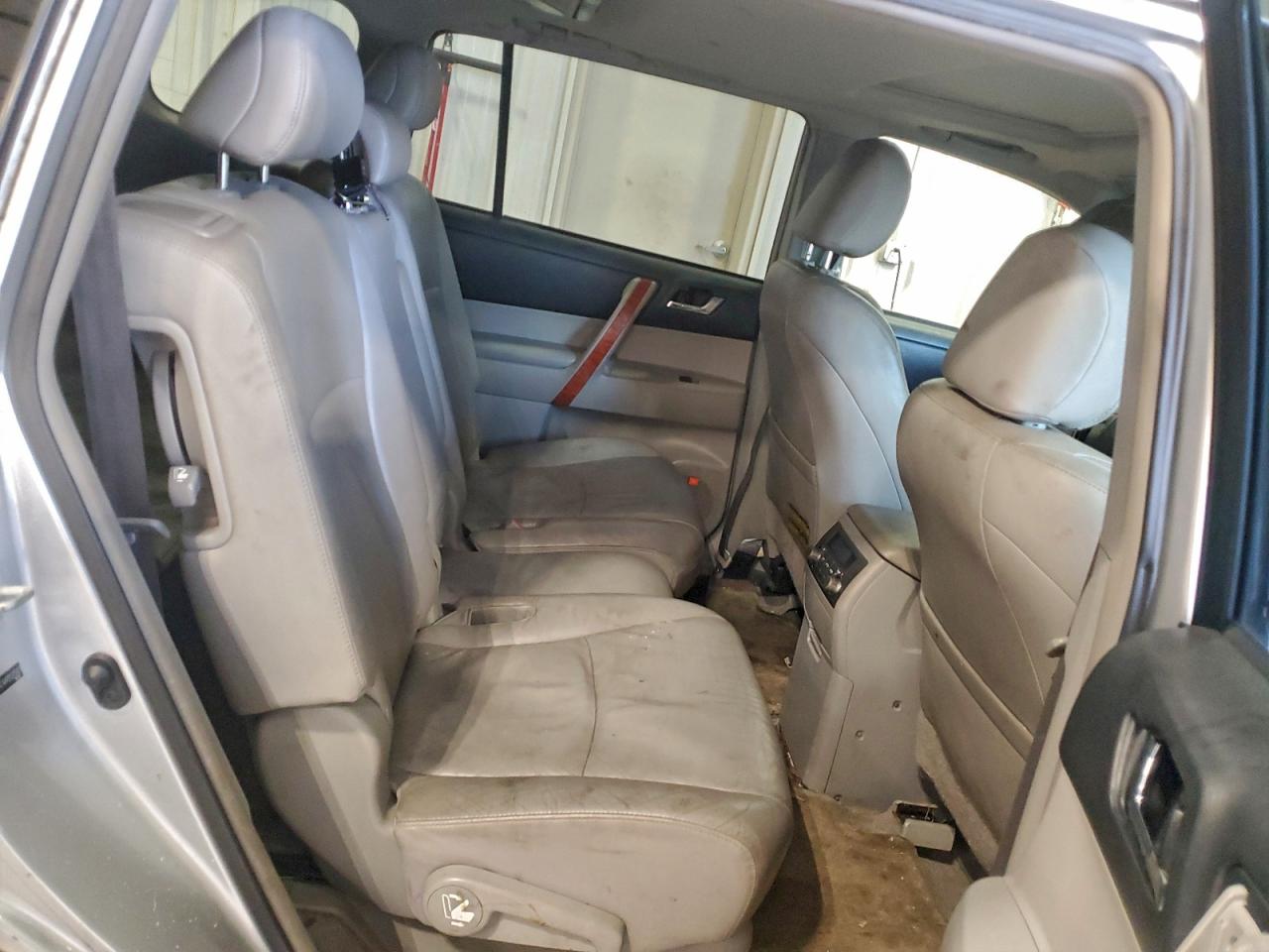 Toyota Highlander Limited Image 10