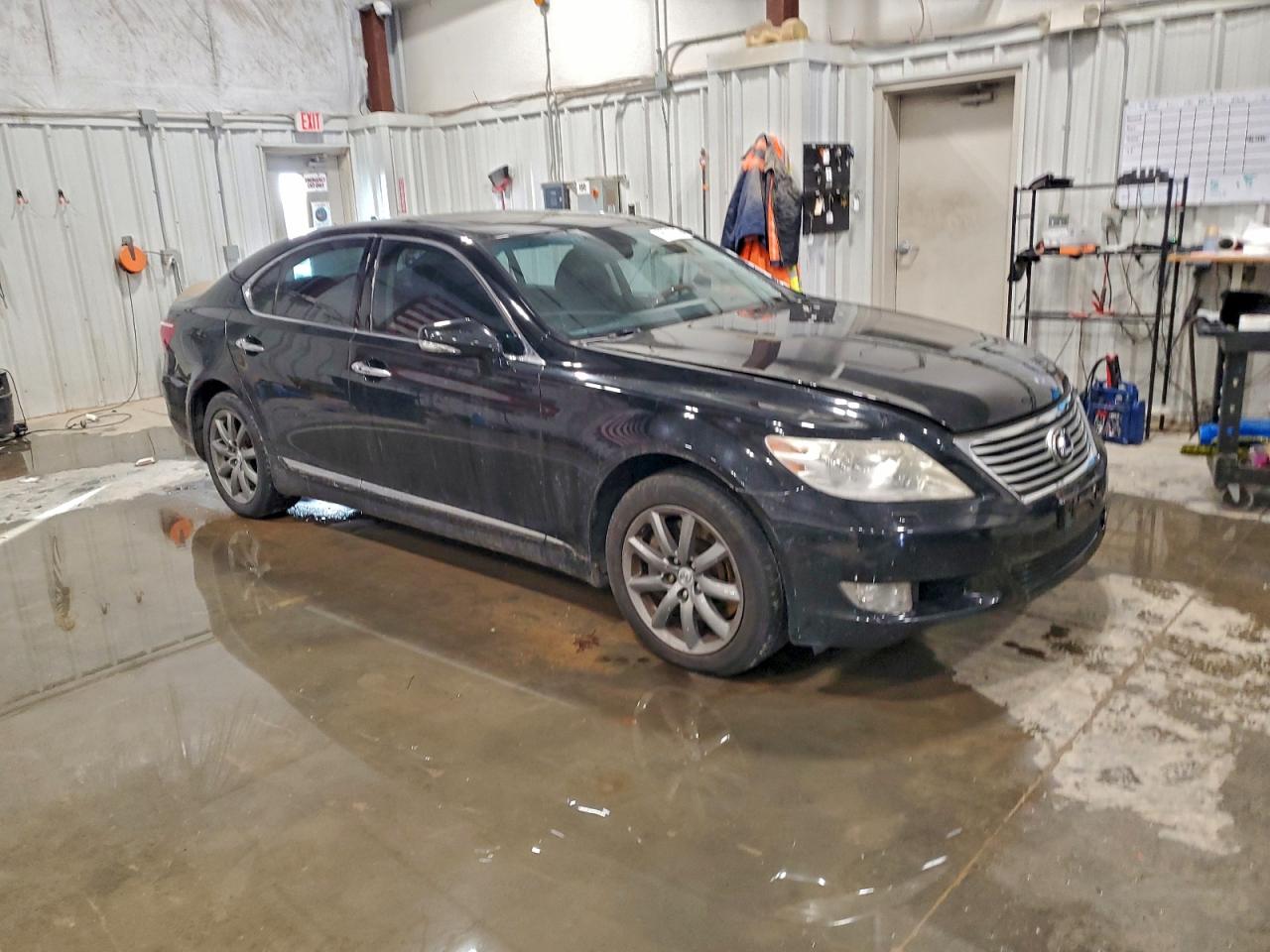 Lexus LS 460 Image 8
