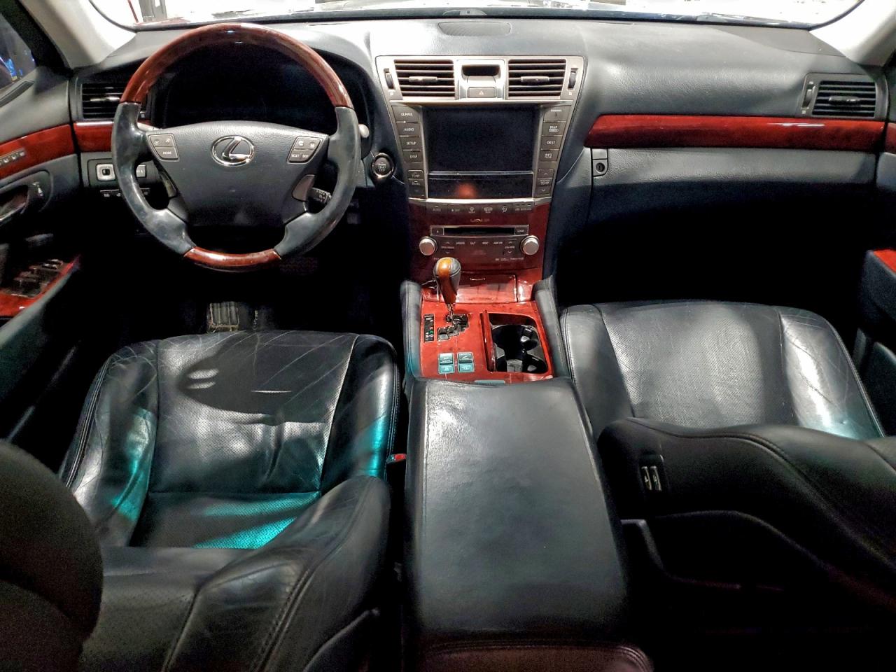 Lexus LS 460 Image 9