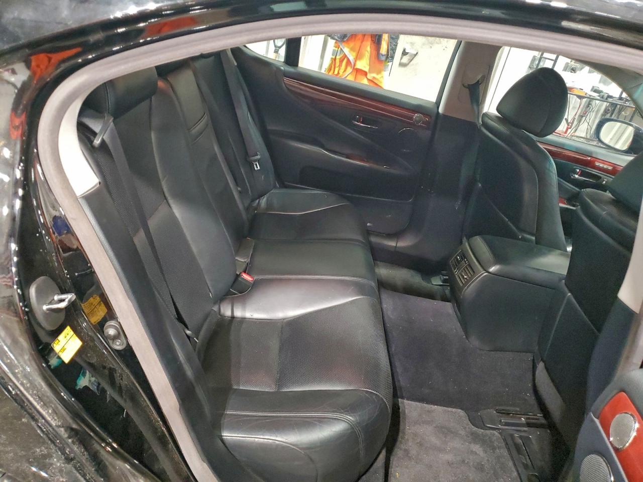 Lexus LS 460 Image 2