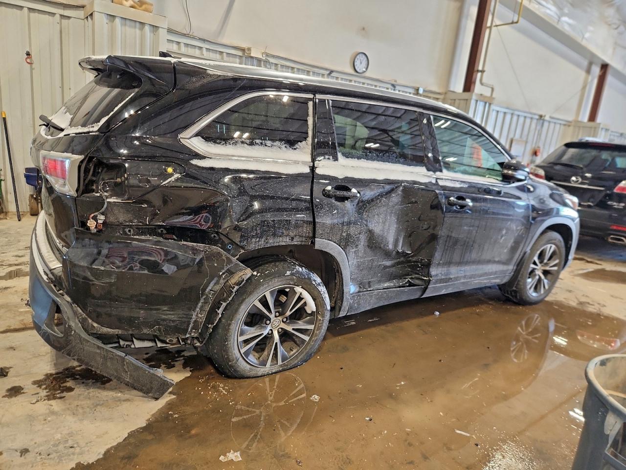 Toyota Highlander Xle Image 2