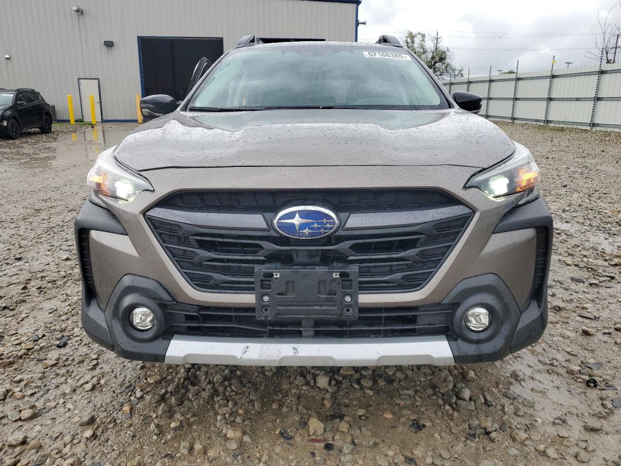 Subaru Outback Limited Image 2