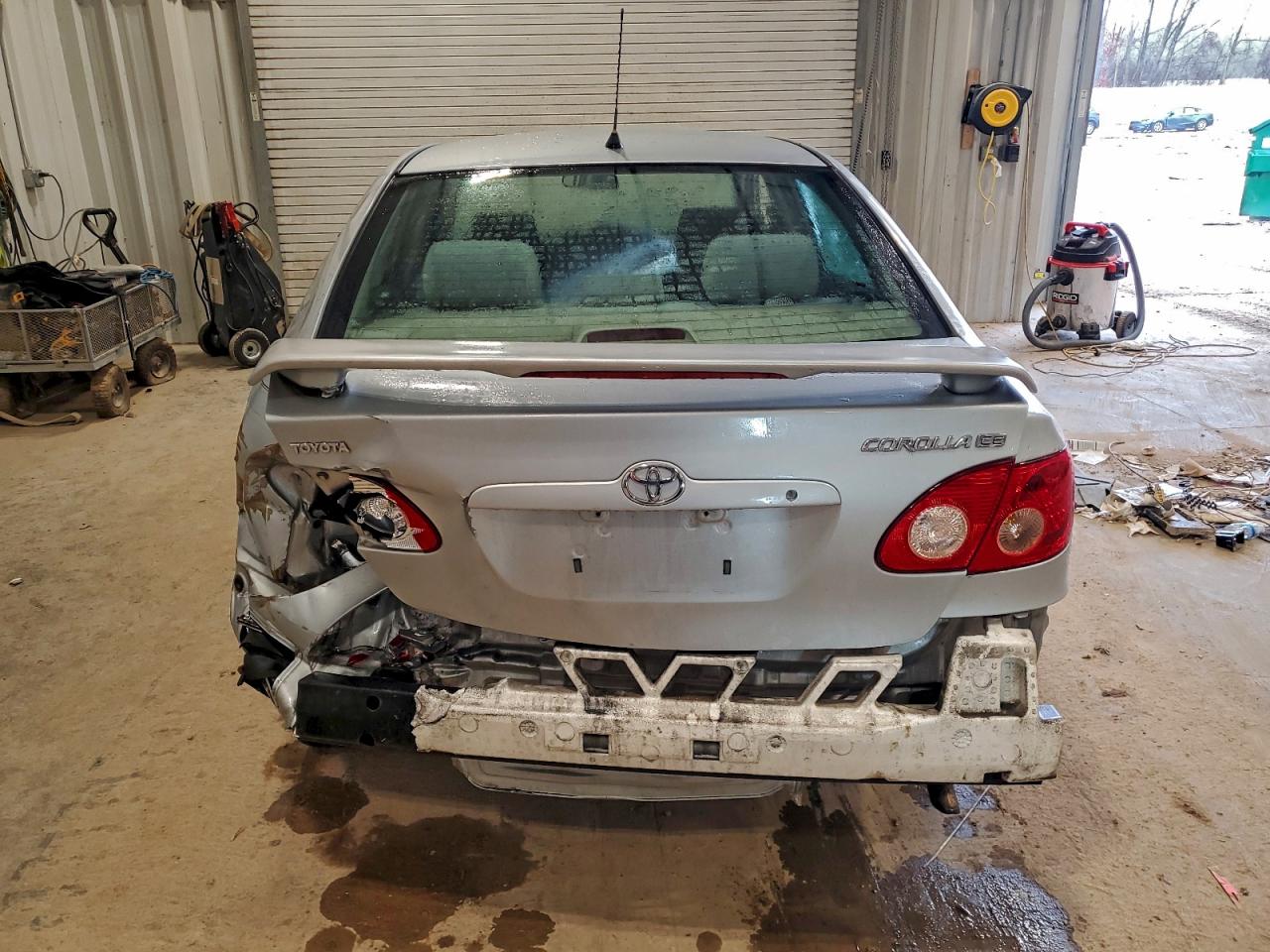 Toyota Corolla Ce Image 9