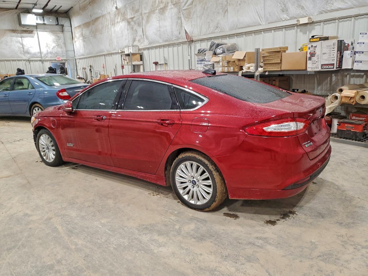 Ford Fusion Se Phev Image 2