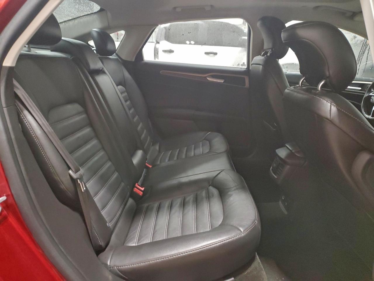 Ford Fusion Se Phev Image 9